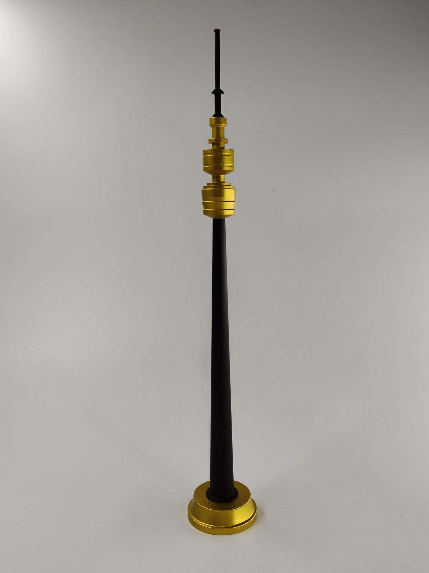 Der "Florianturm" - Schwarz Gelb